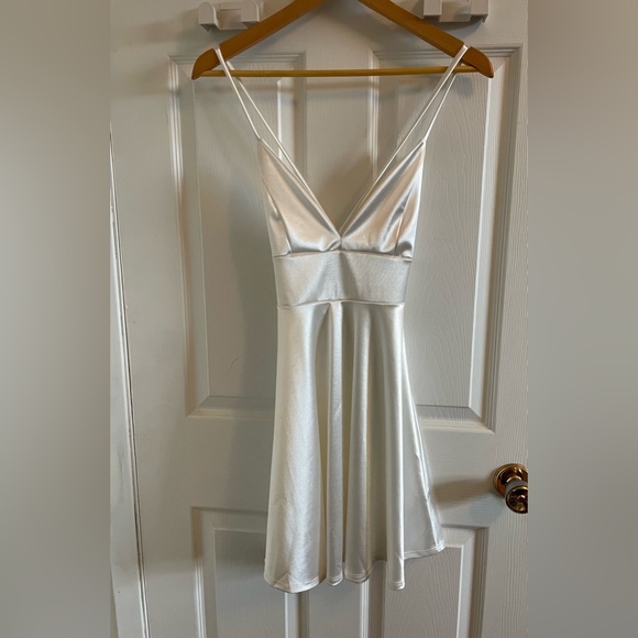 White satin mini dress, size small - Picture 2 of 4